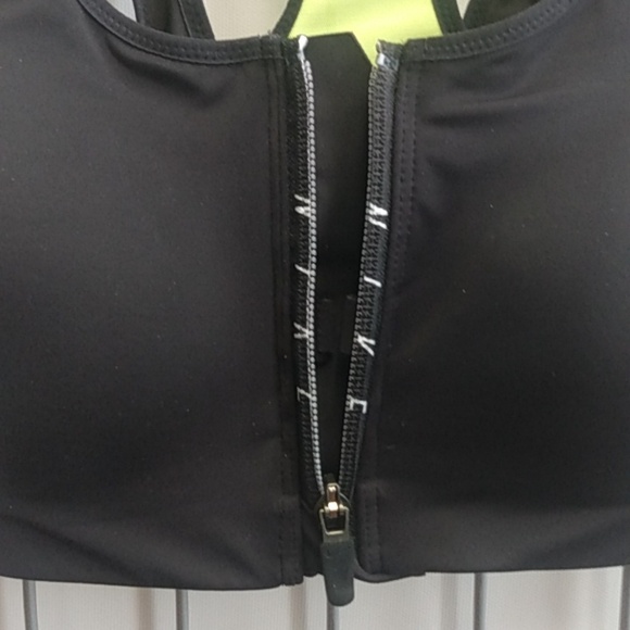 Nike DRI-FIT Women's Sports Bra XS Black & Yellow 💛 - Picture 3 of 8